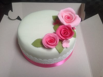 Afbeelding voor “Rozentaart met kant‏”