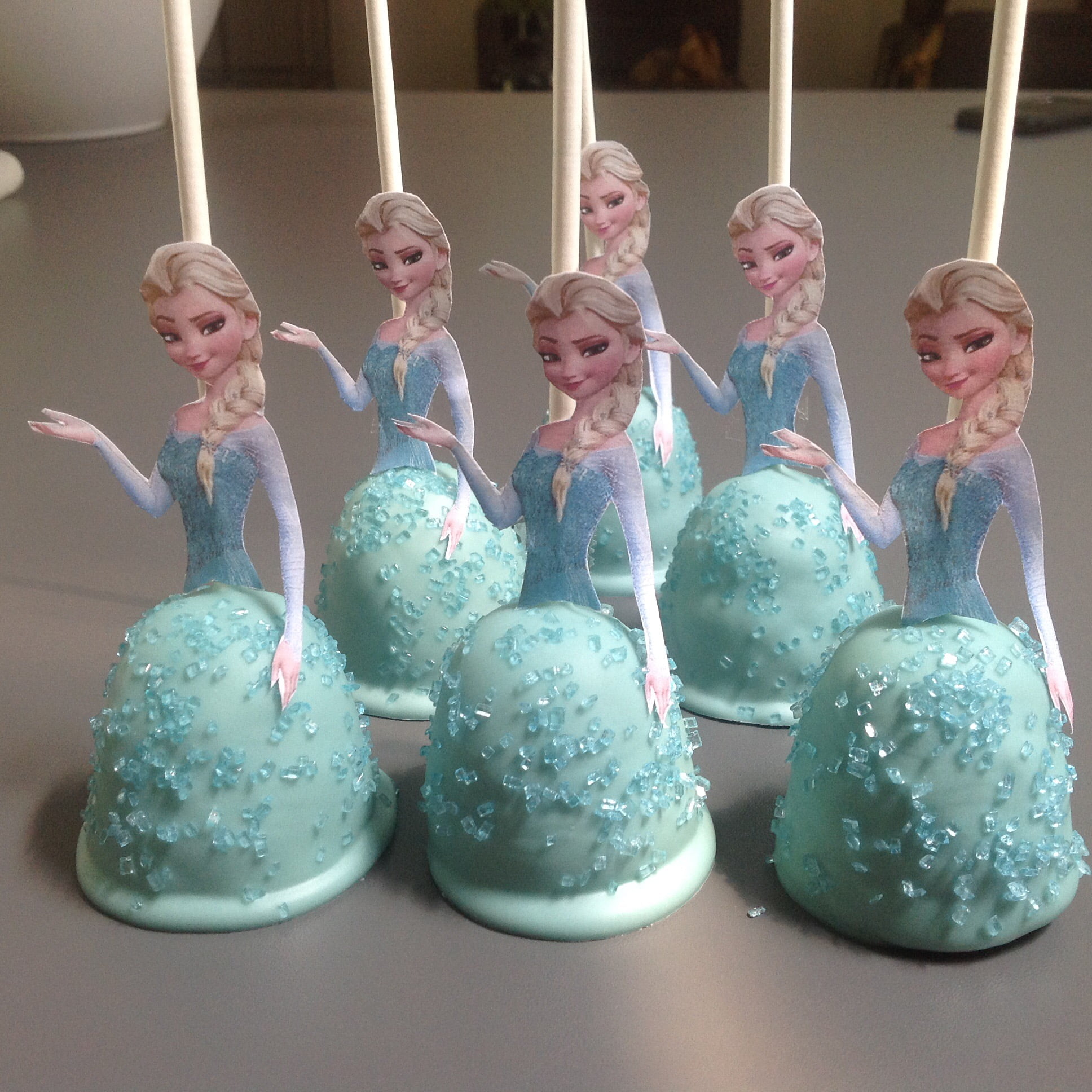 Afbeelding voor “Frozen Elsa Cakepops”