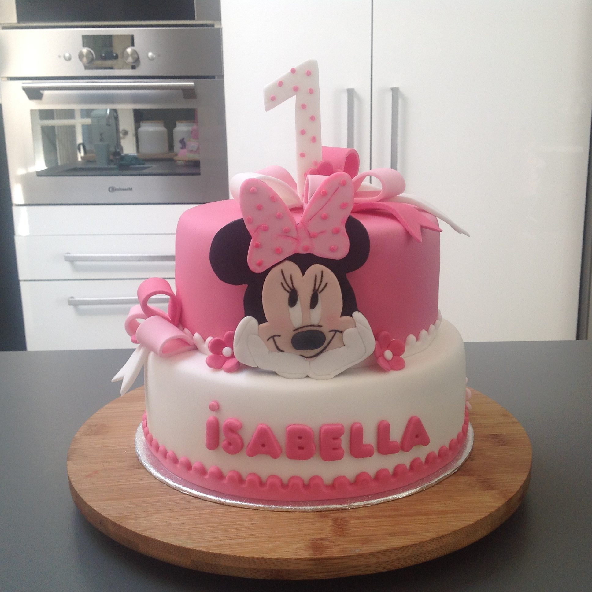 Afbeelding voor “Minnie Mouse taart”