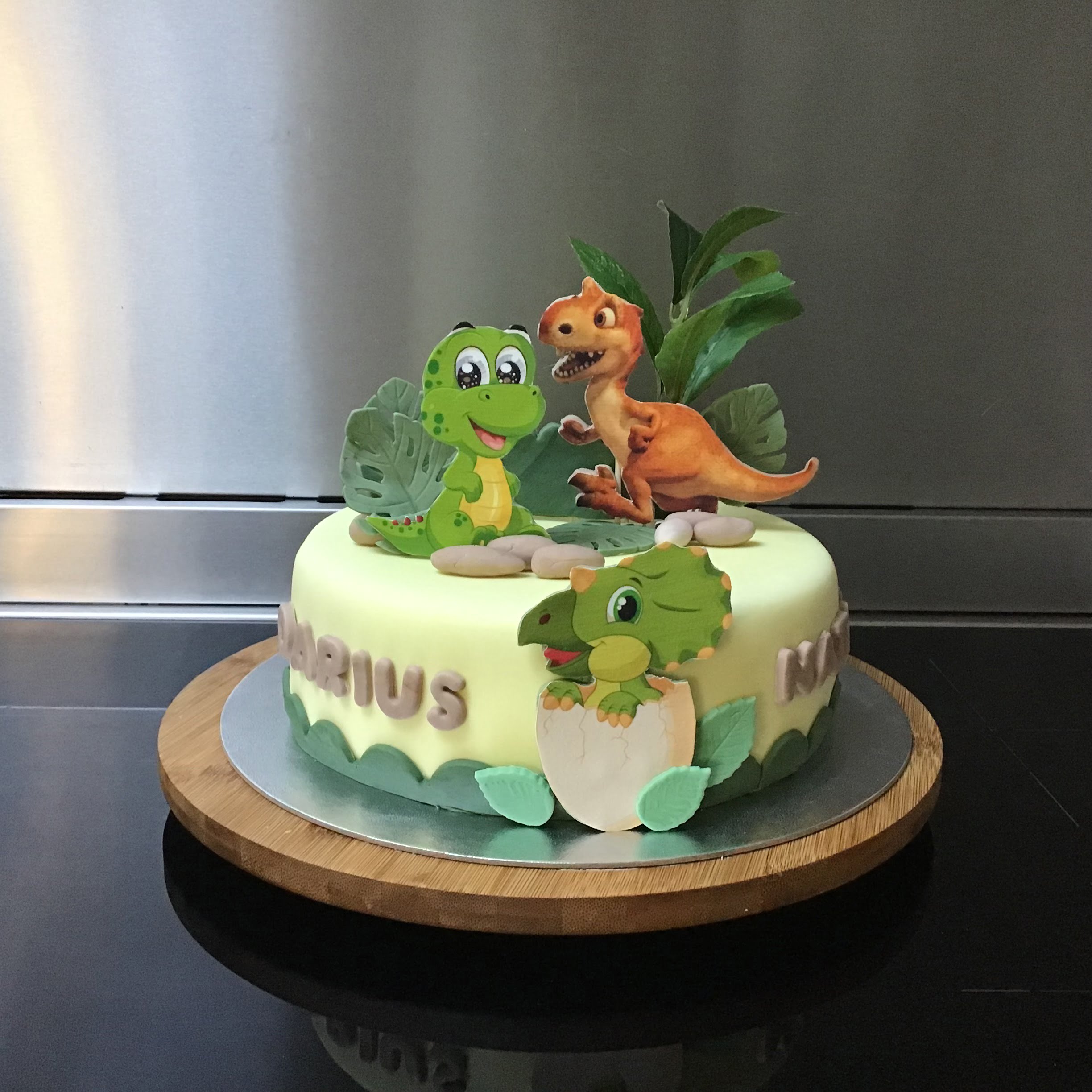 Afbeelding voor “Dino taart”