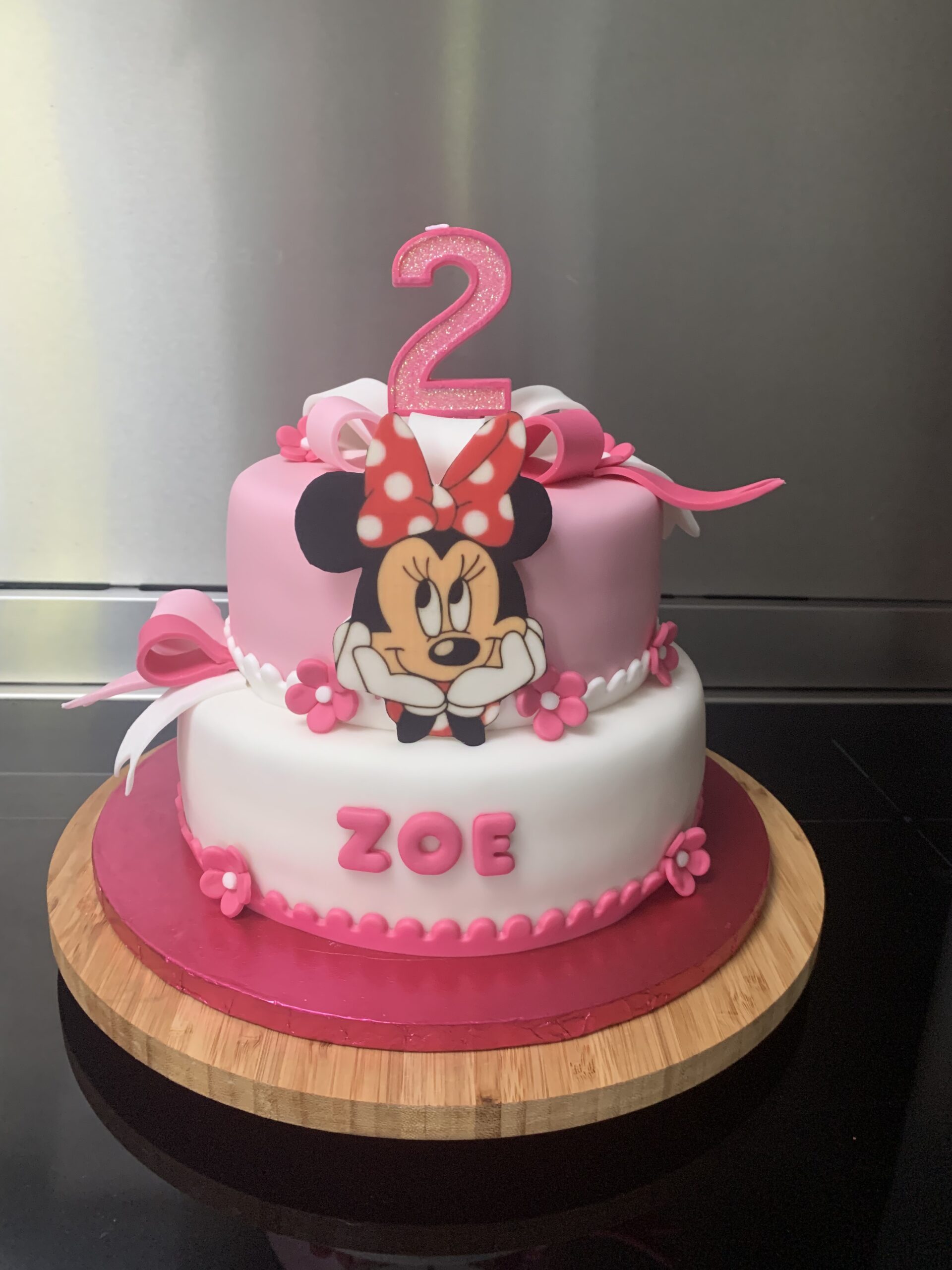 Afbeelding voor “Minnie Mouse taart”
